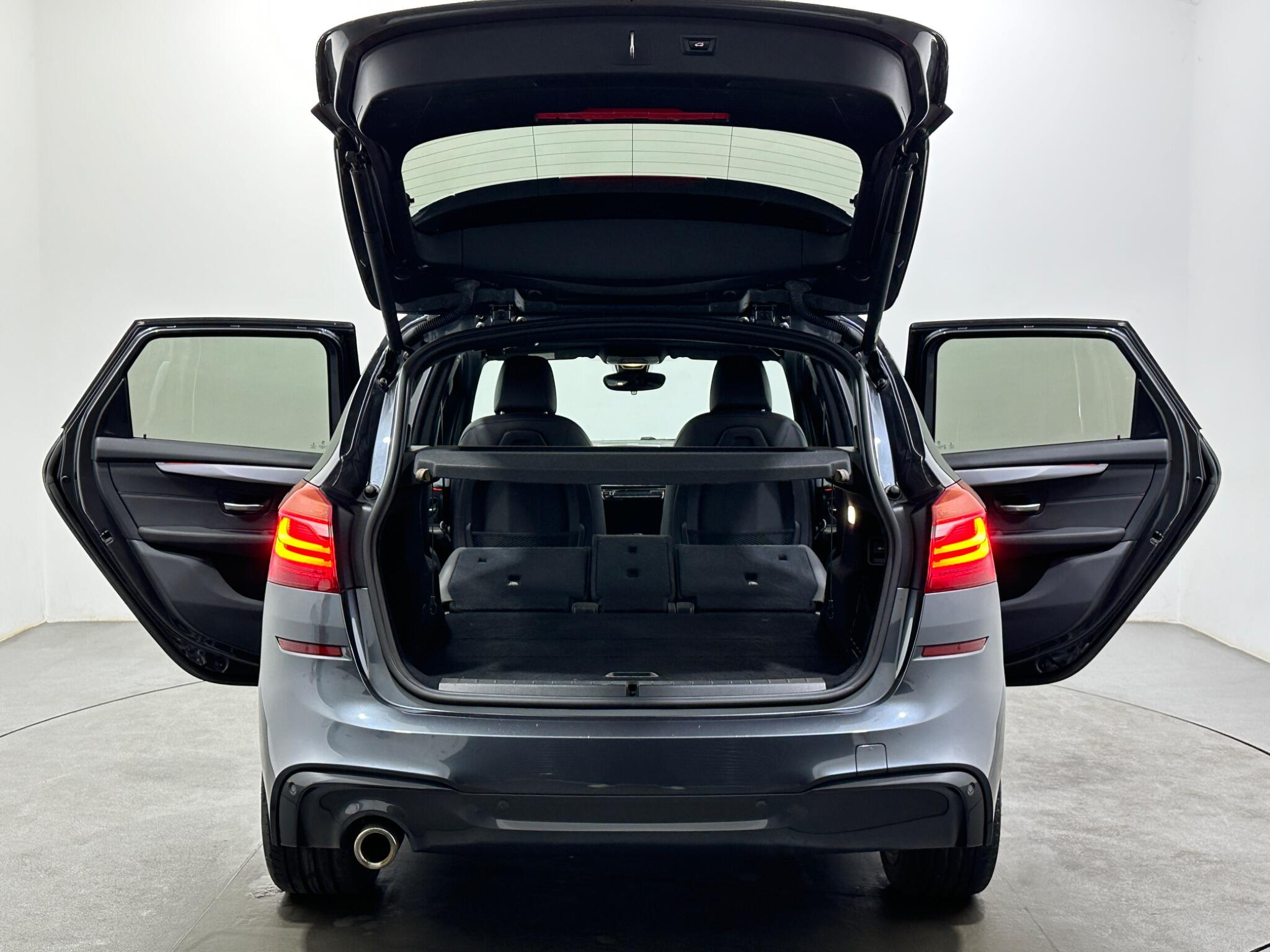 BMW 2 Series view 44