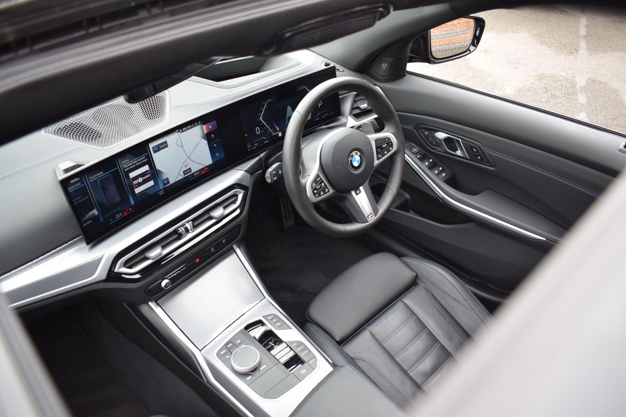 BMW 3 Series view 25