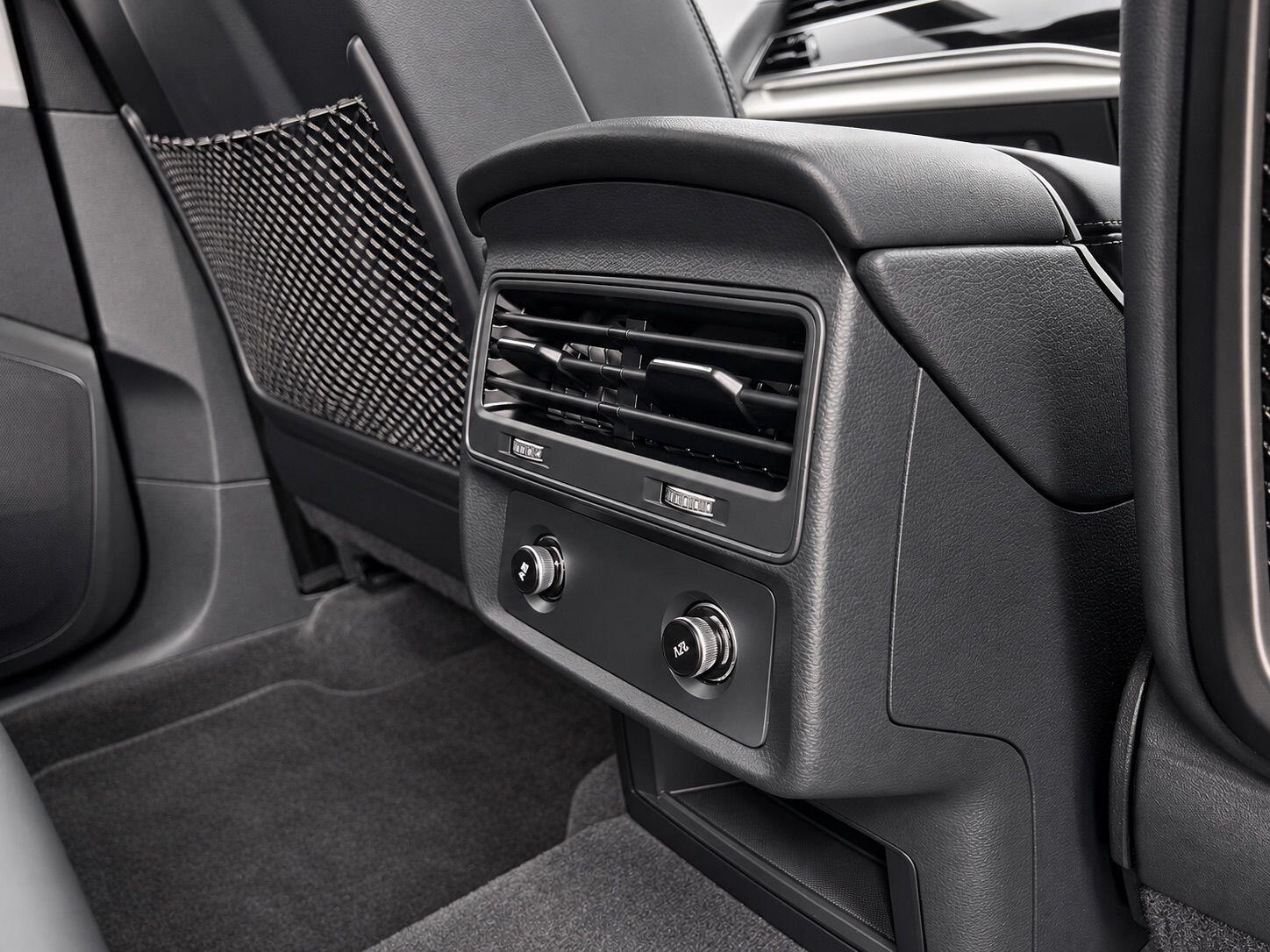 Audi Q7 view 45