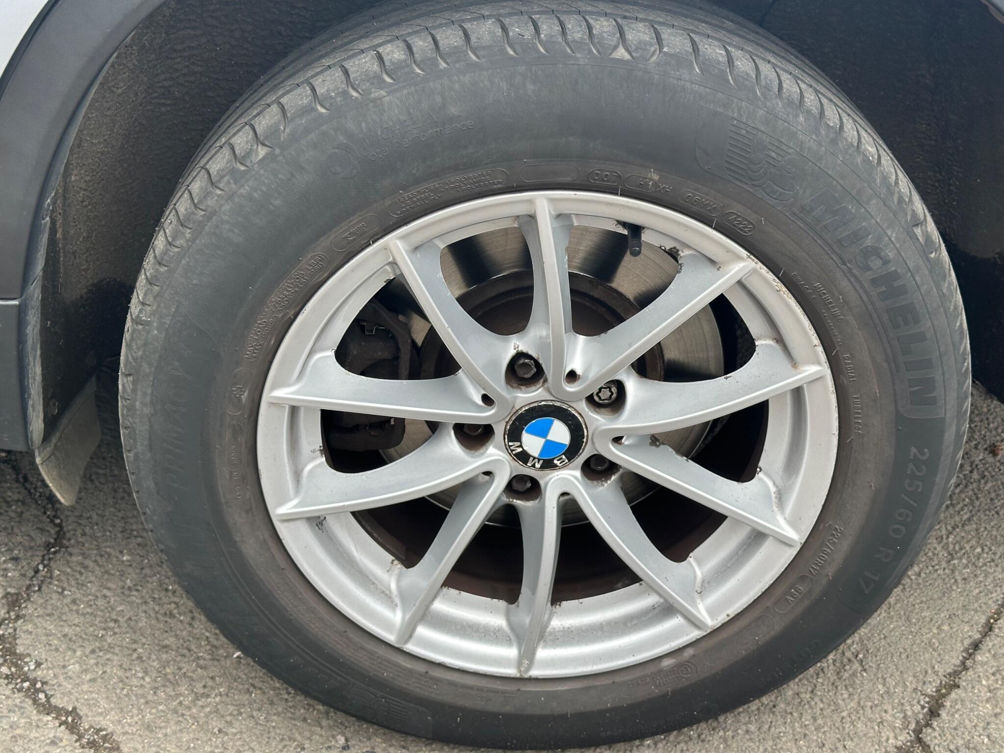 BMW X3 view 8