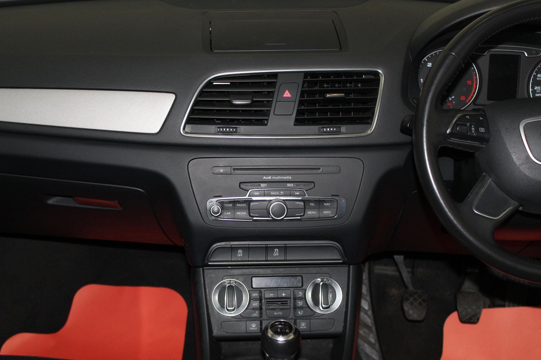Audi Q3 view 31