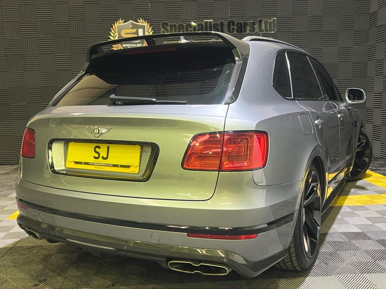 Bentley Bentayga view 28