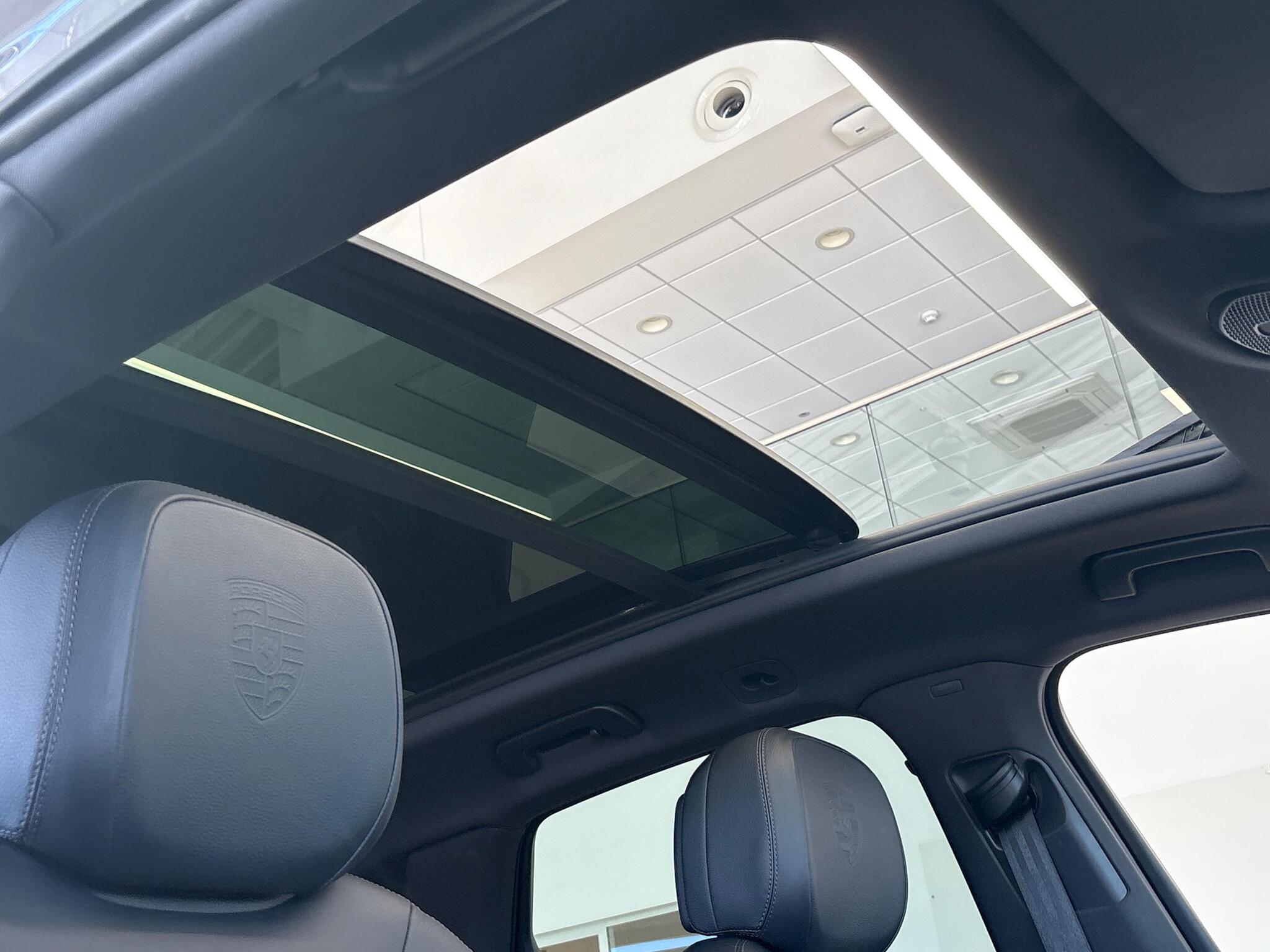 Porsche Cayenne view 28
