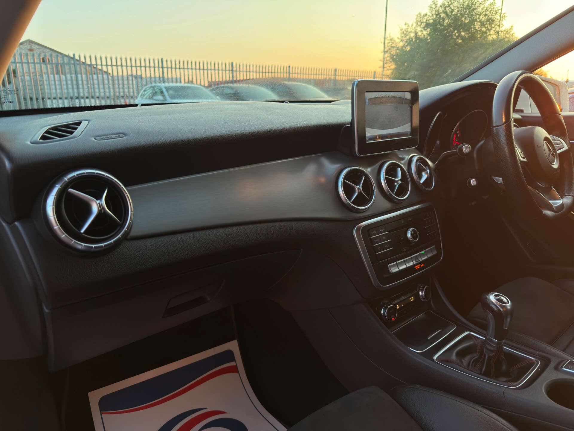 Mercedes-Benz Cla view 42