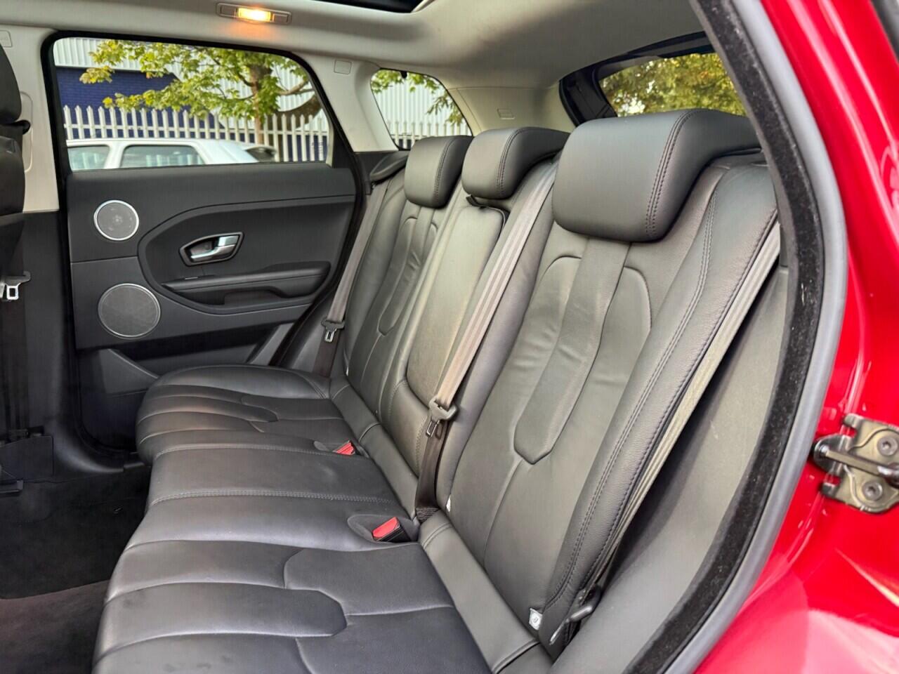 Land Rover Range Rover Evoque view 32