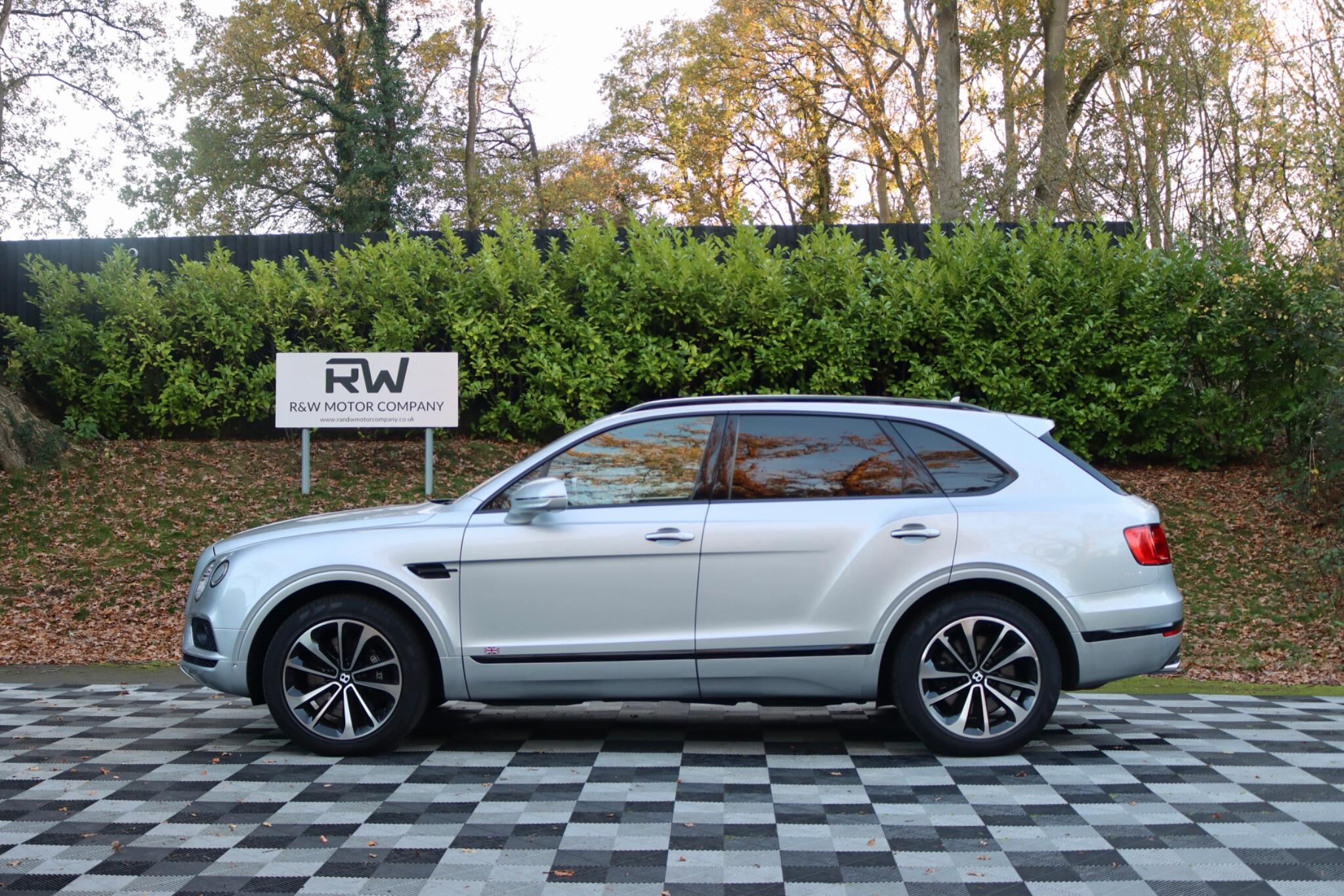 Bentley Bentayga view 23