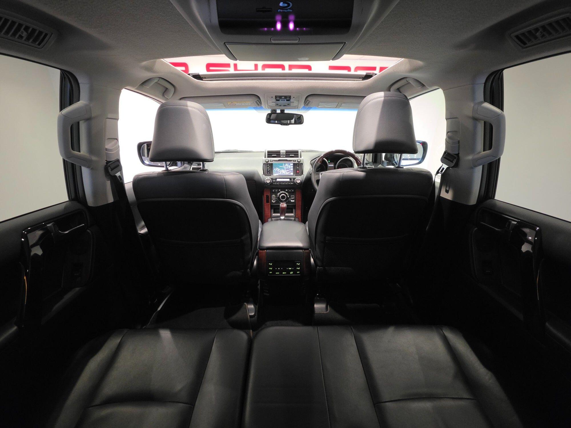 Toyota Land Cruiser view 105