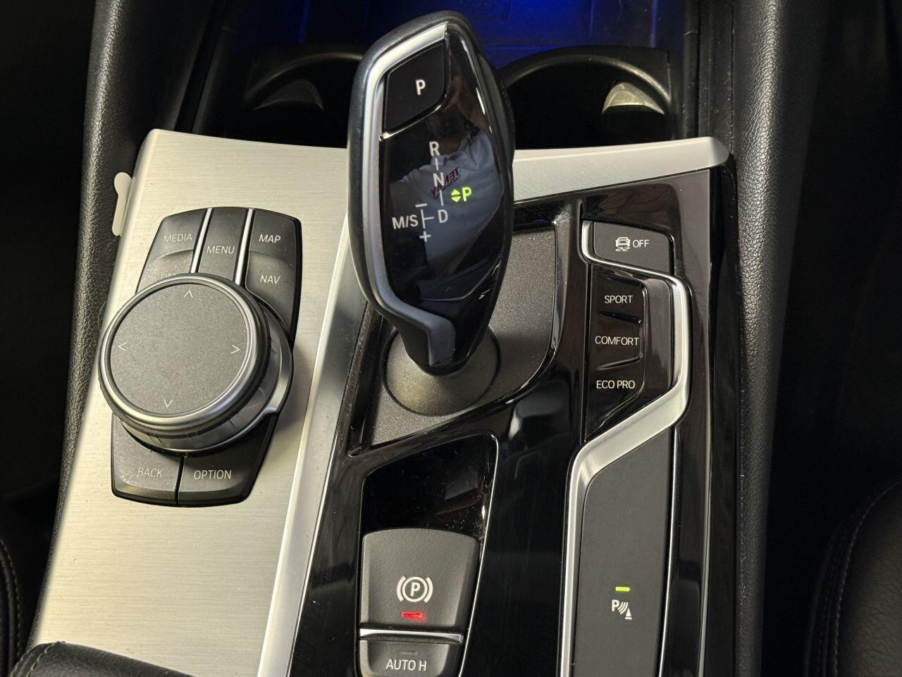 BMW 5 Series view 49