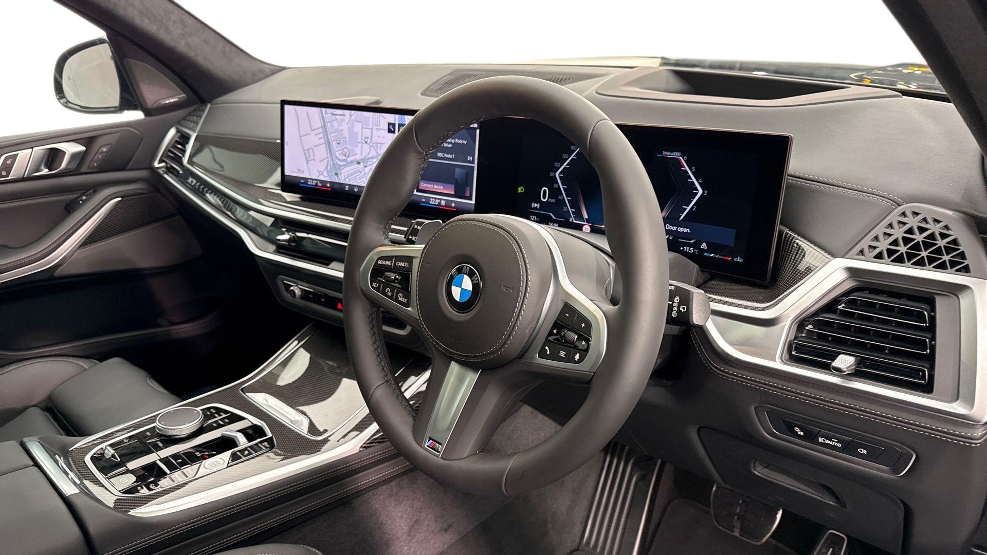 BMW X7 view 6