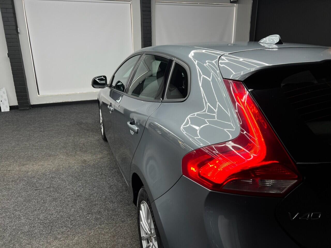 Volvo V40 view 6