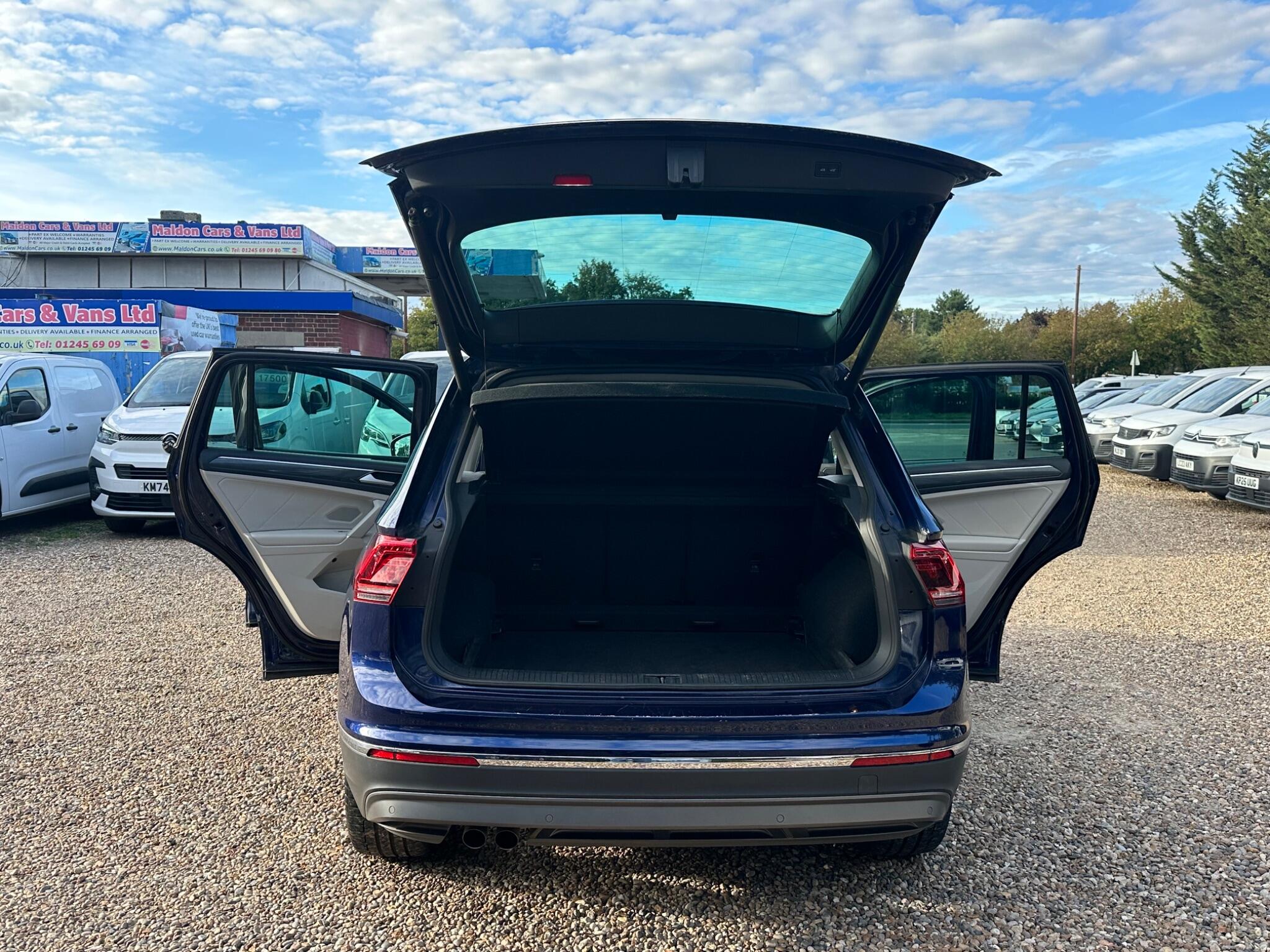 Volkswagen Tiguan view 25