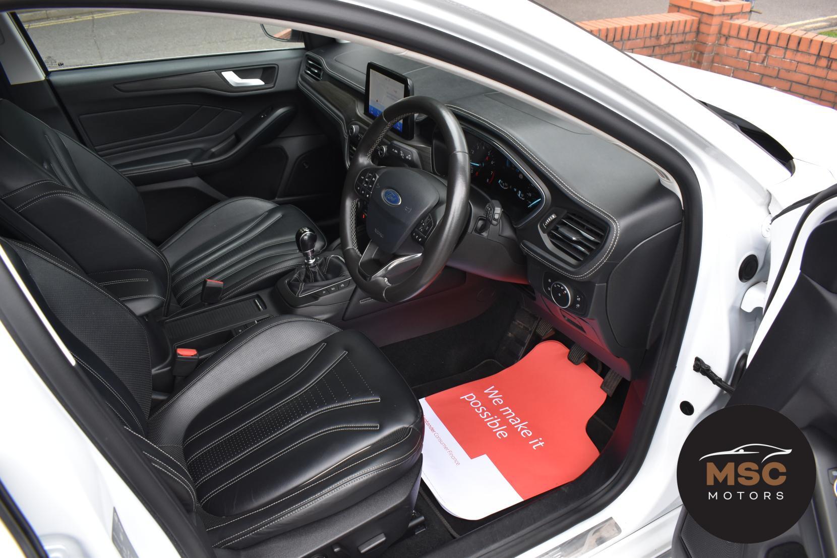Ford Focus view 32