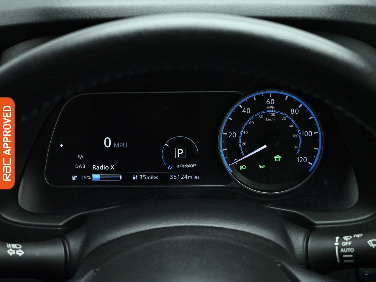 Nissan Leaf view 12