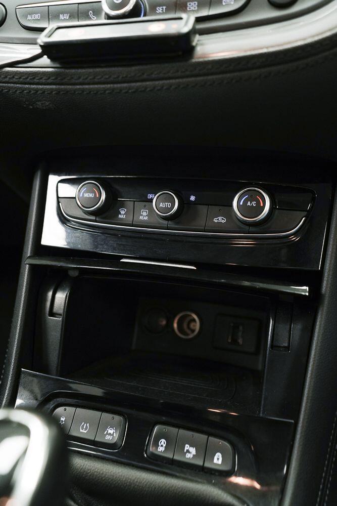 Vauxhall Grandland X view 23