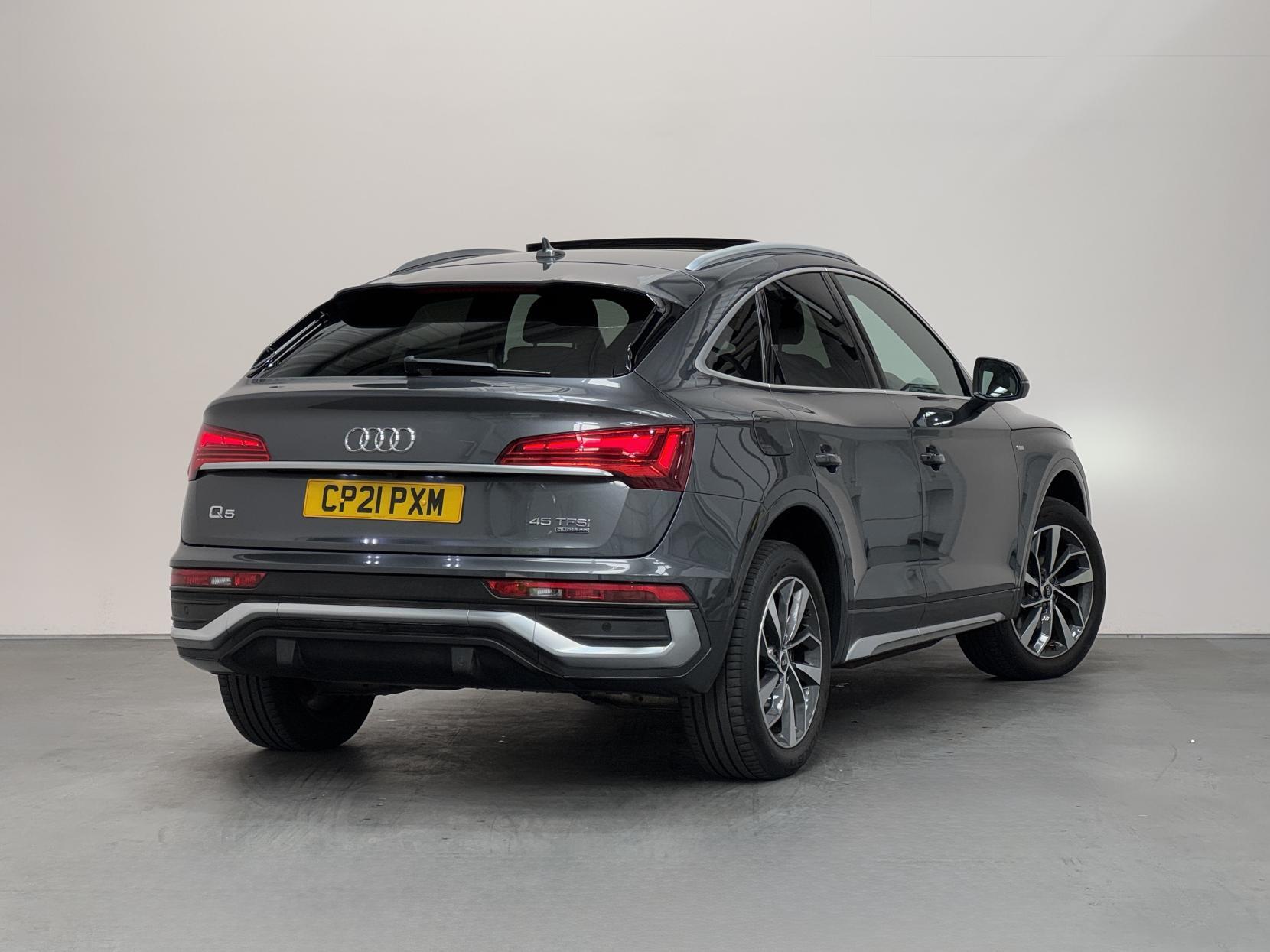 Audi Q5 view 17