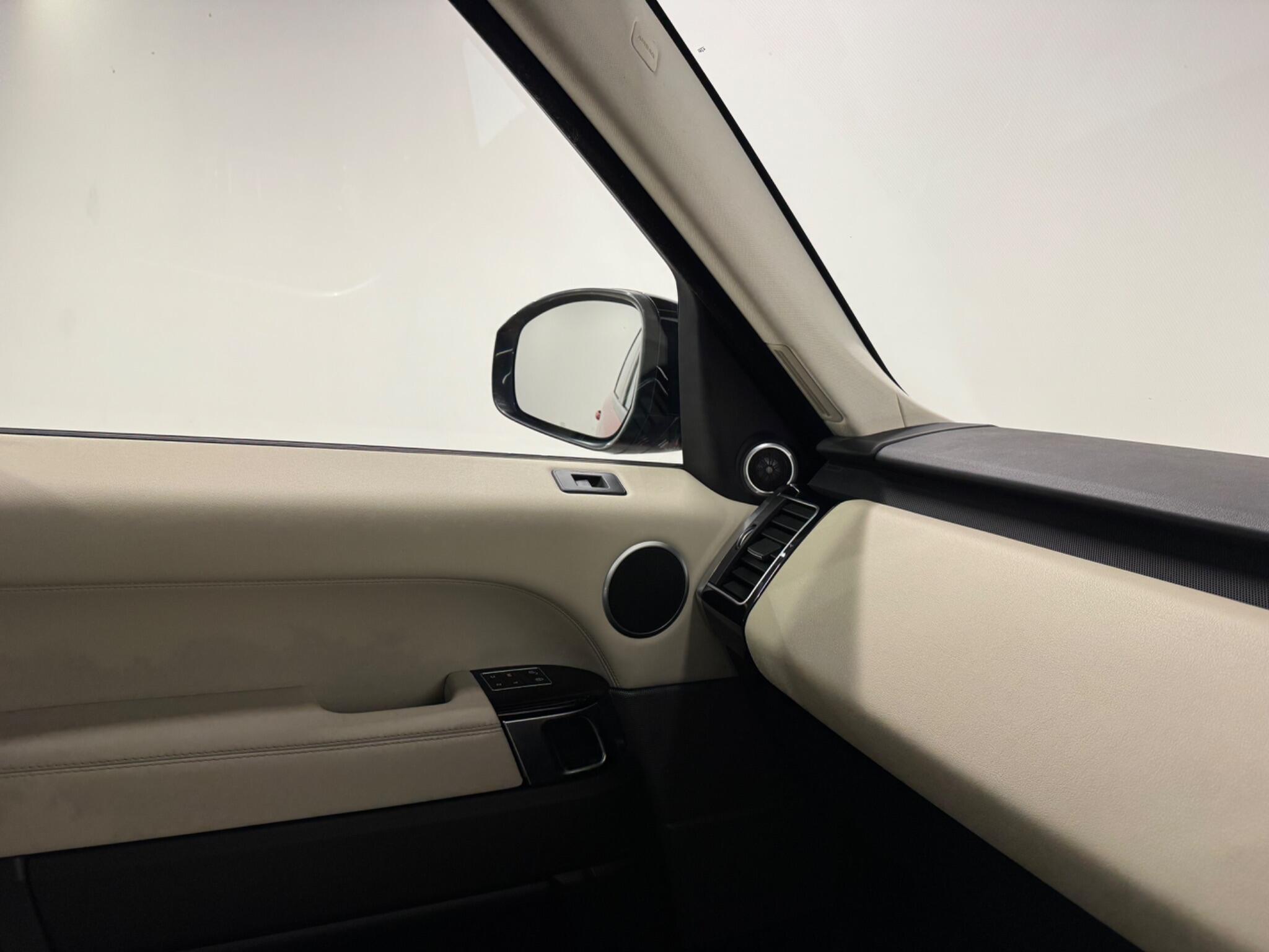 Land Rover Range Rover Sport view 28