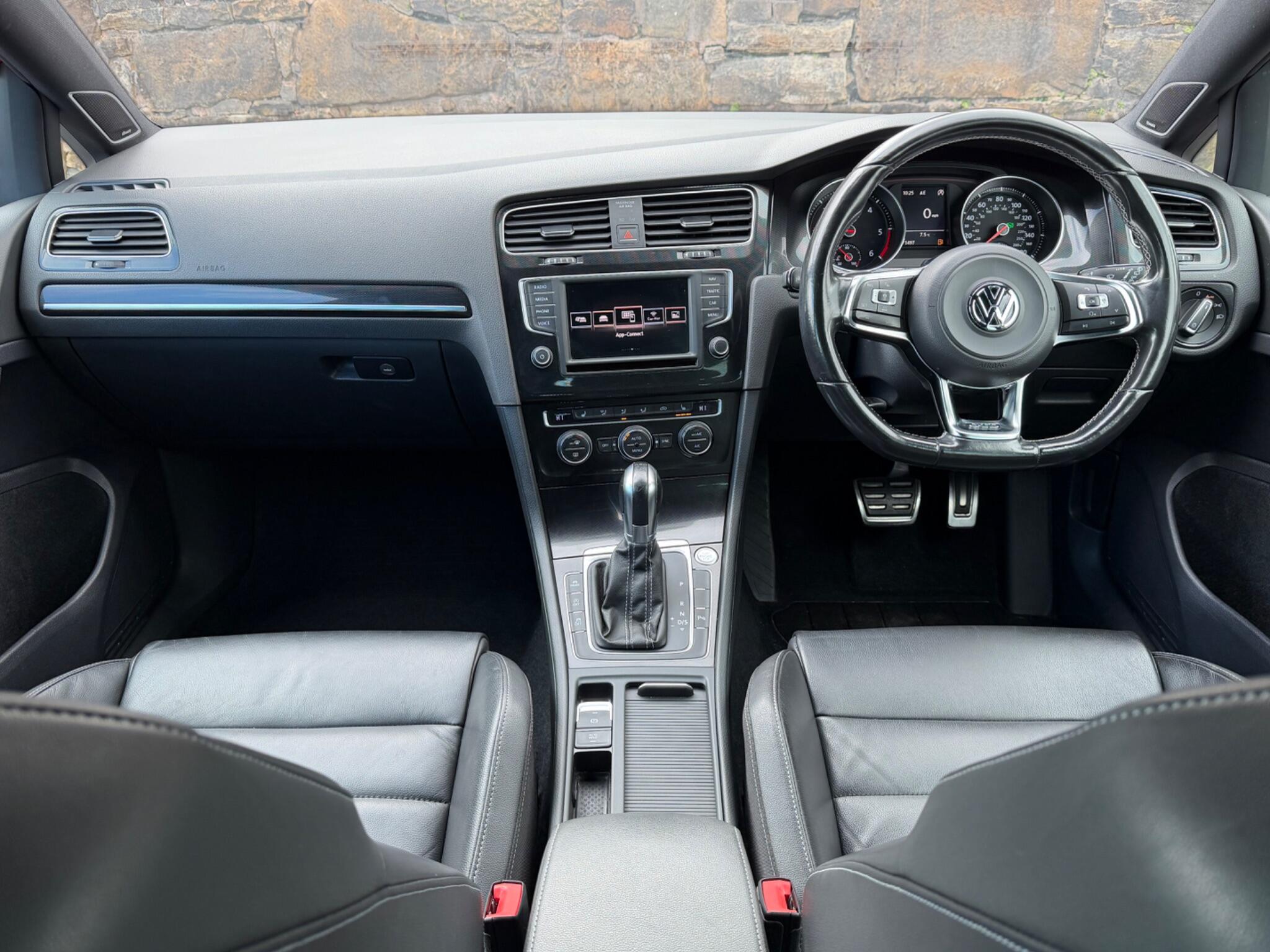 Volkswagen Golf view 10