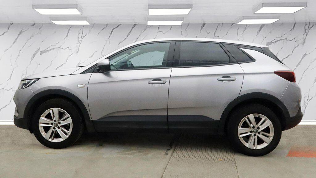 Vauxhall Grandland X view 8