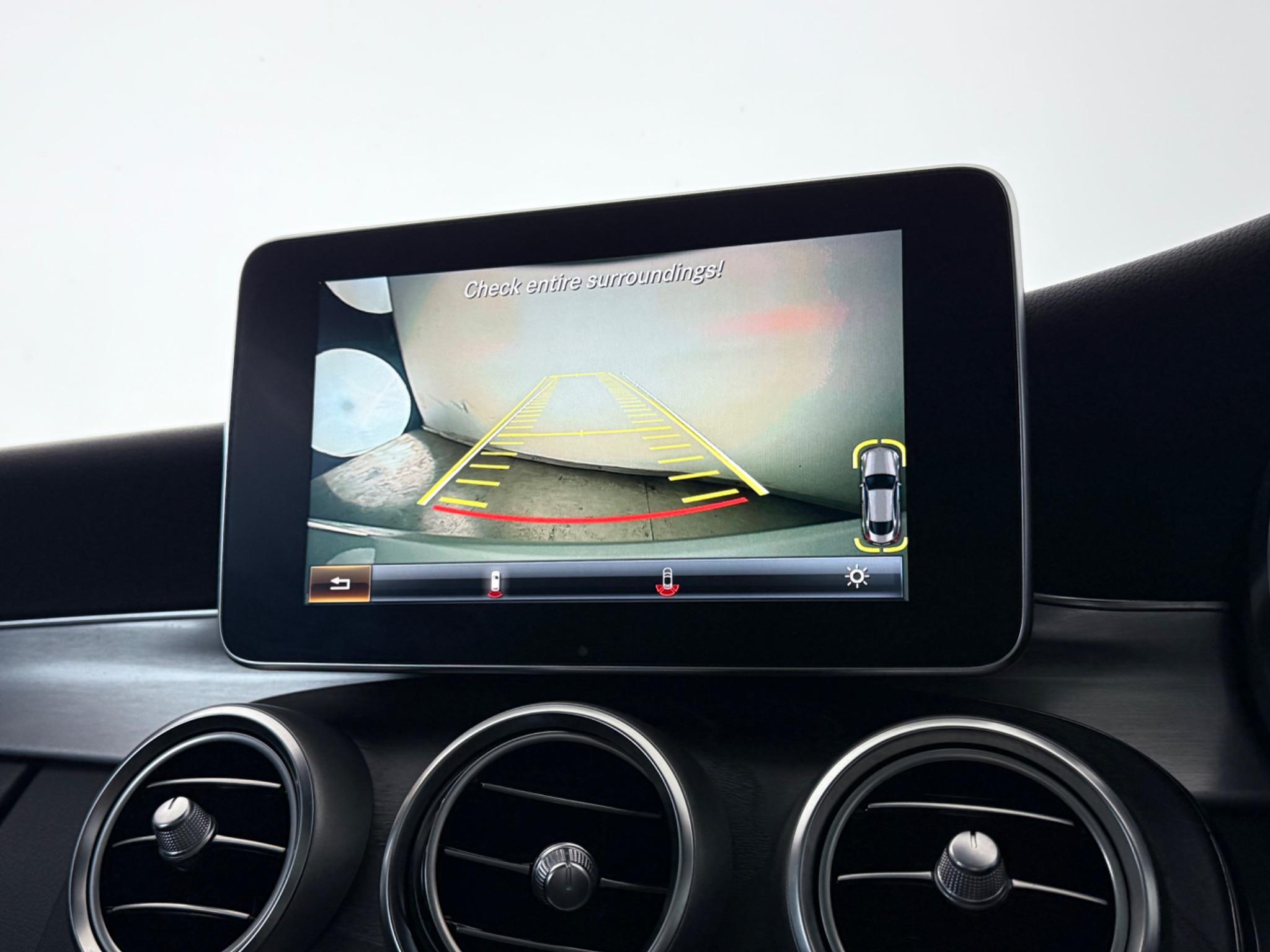 Mercedes-Benz C-Class view 29