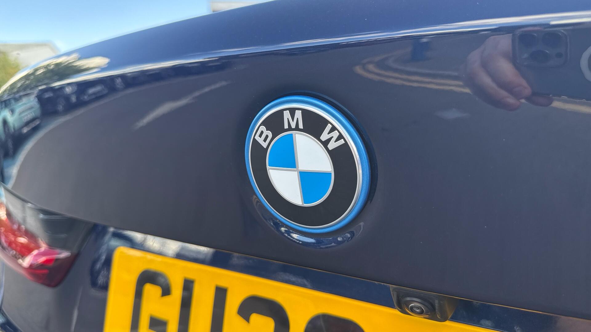 BMW 3 Series view 26