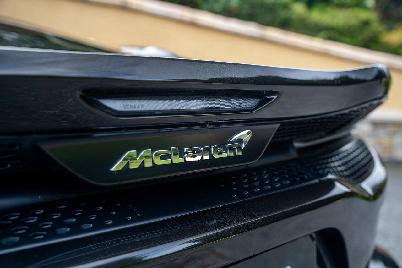 McLaren GT view 12