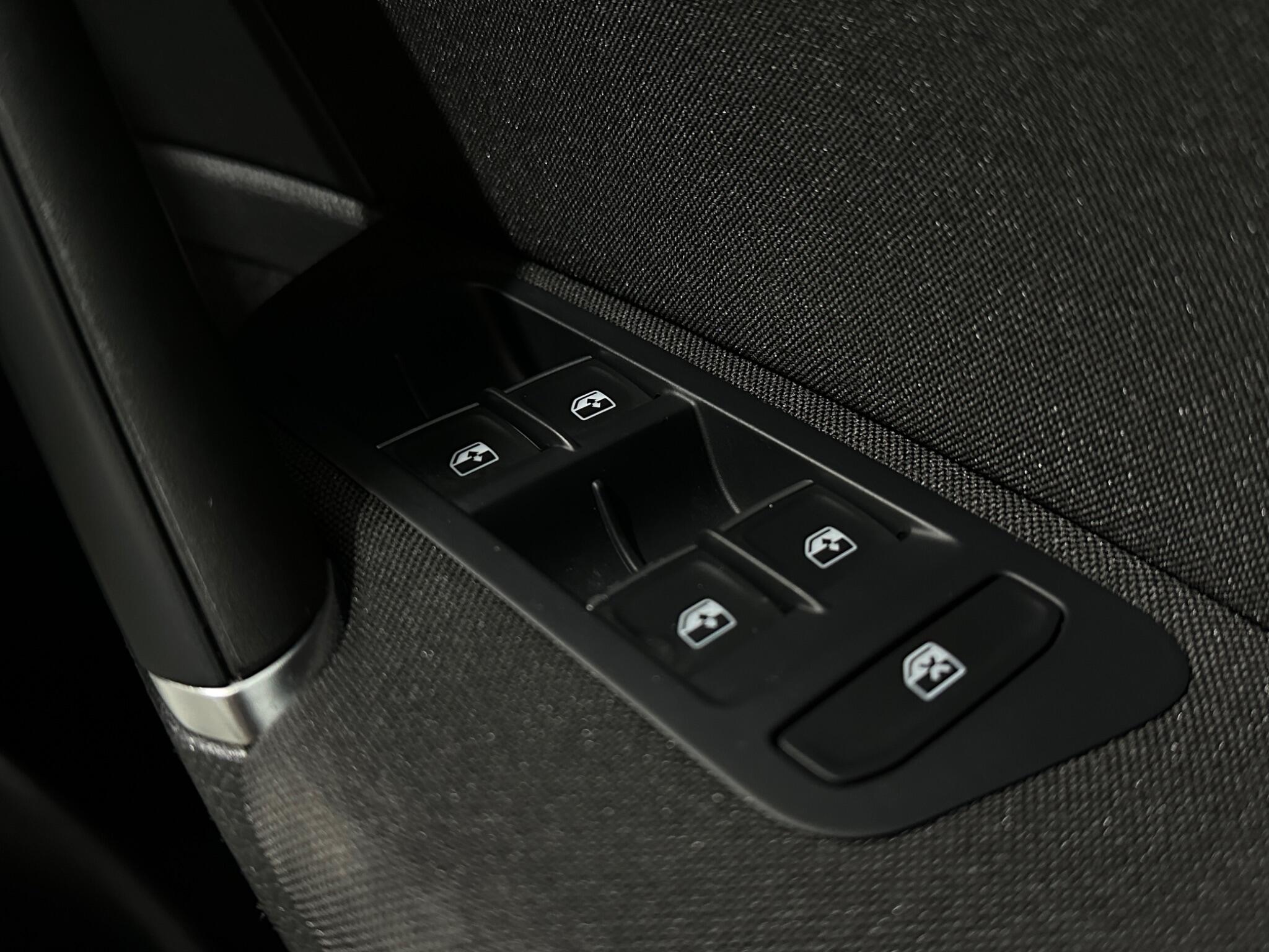 Volkswagen Golf view 19