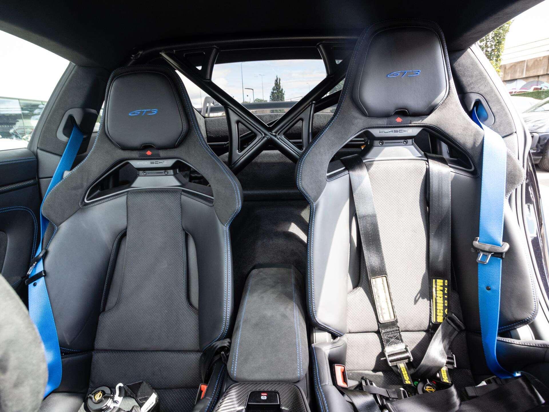 Porsche 911 view 13