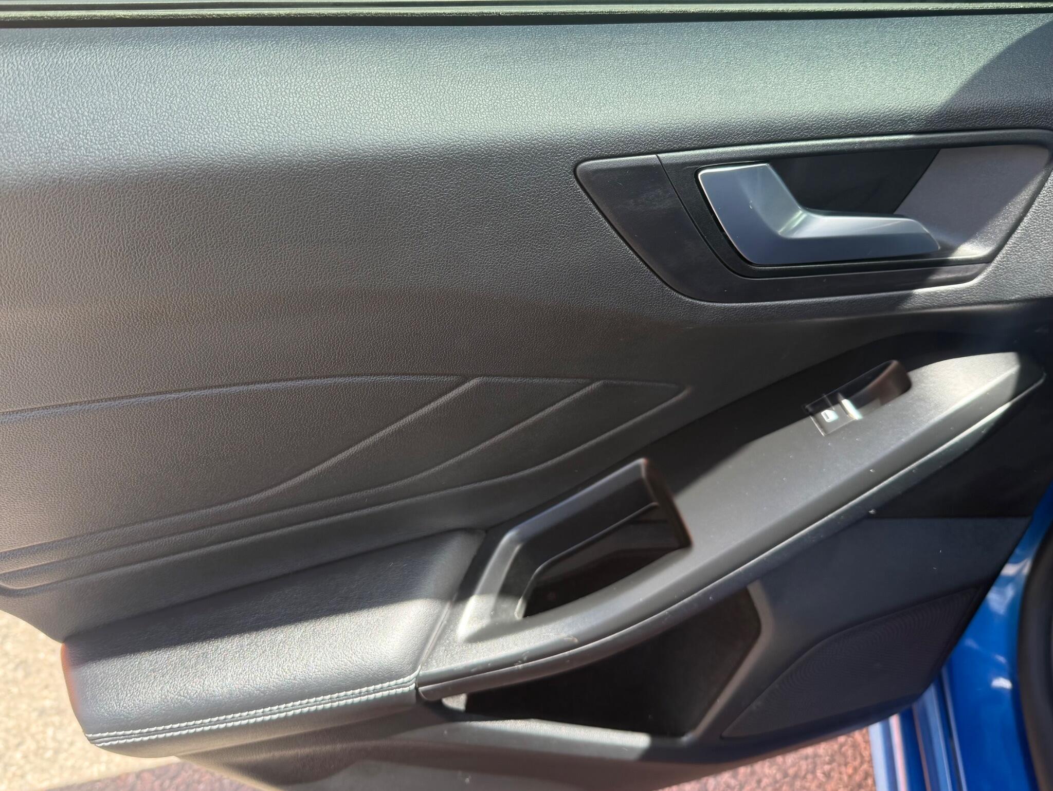 Ford Focus view 17