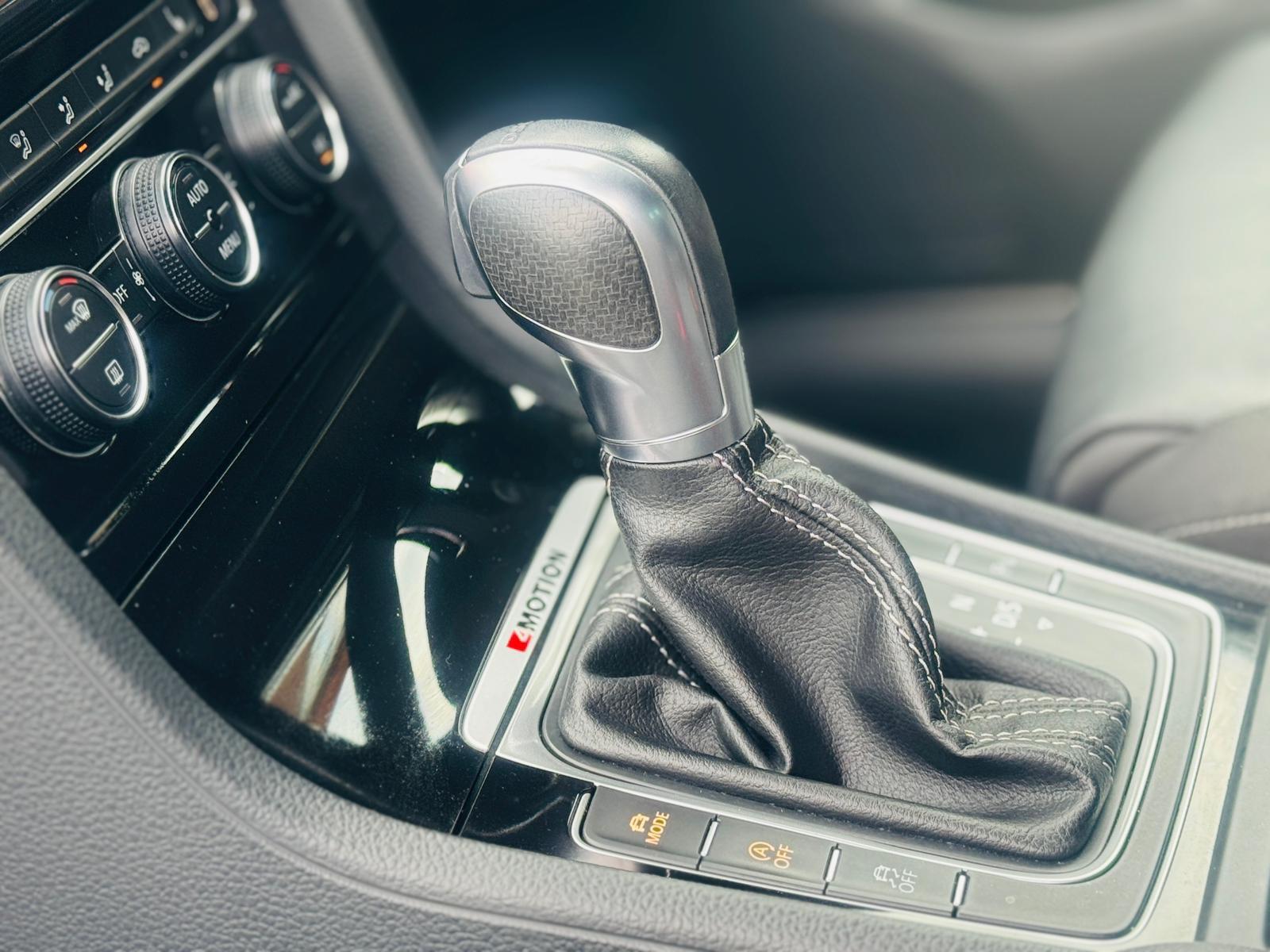 Volkswagen Golf view 17