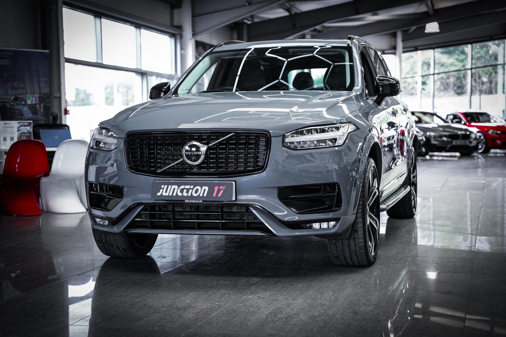 Volvo XC90 view 13