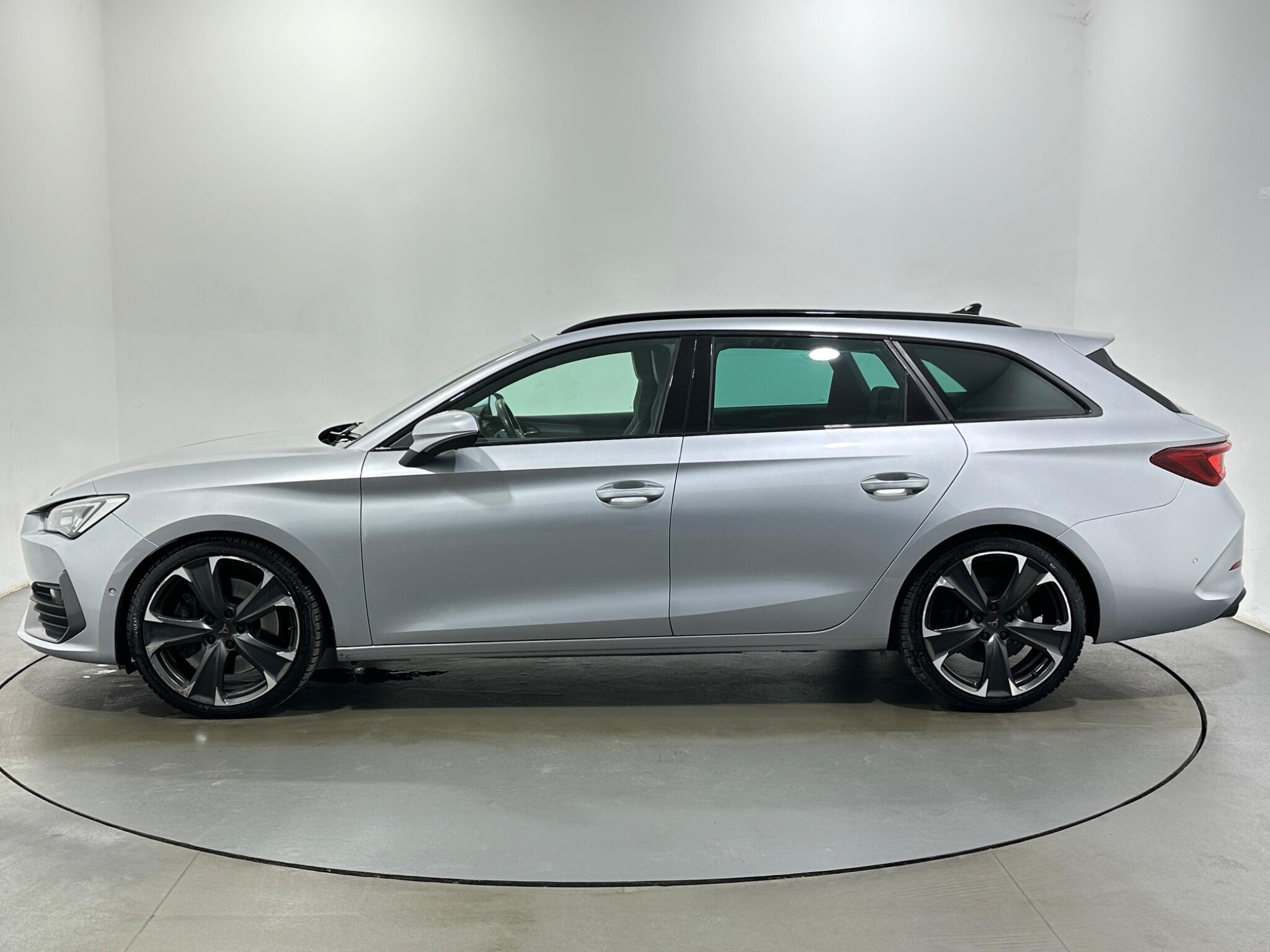Cupra Leon view 5