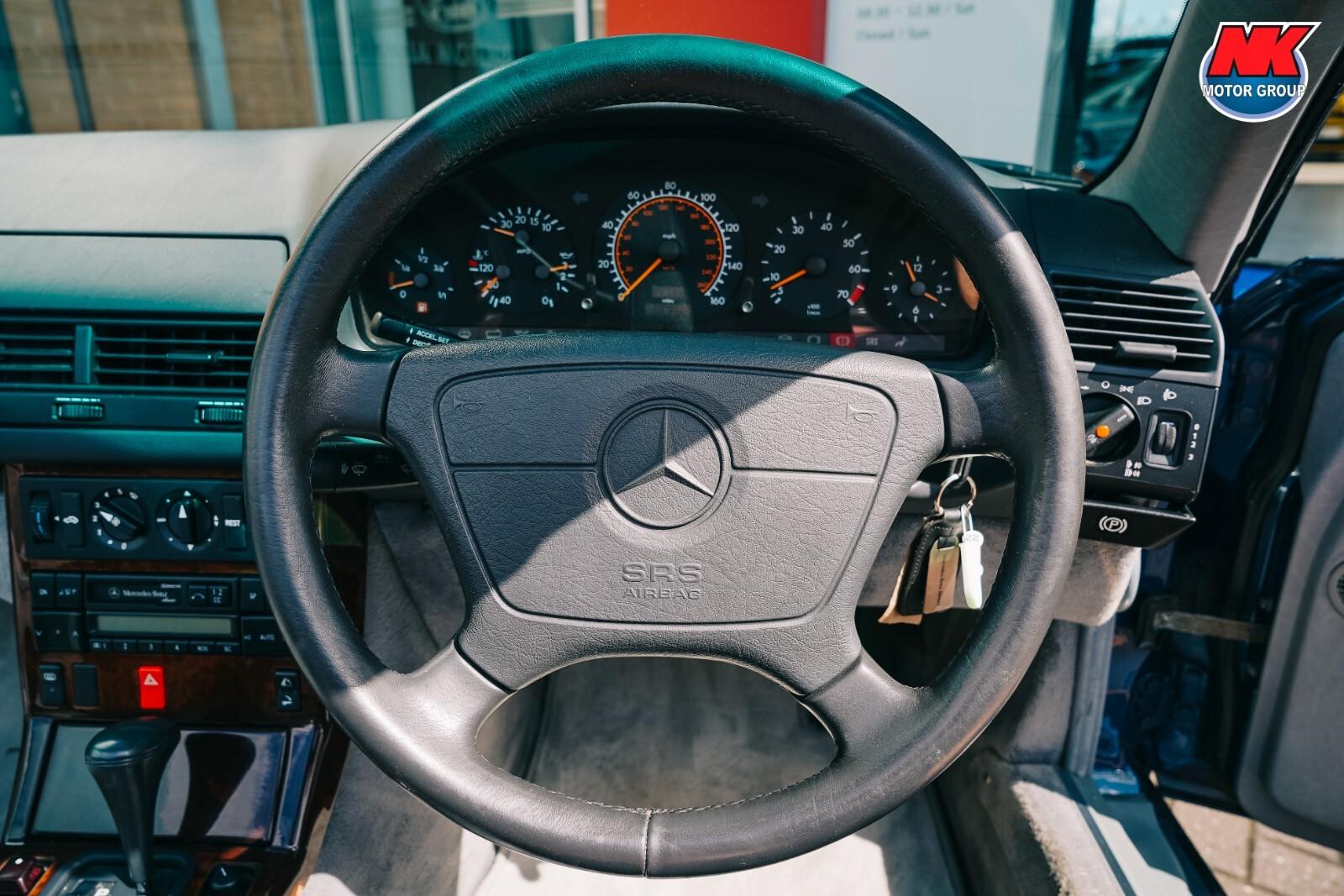 Mercedes-Benz SL view 20