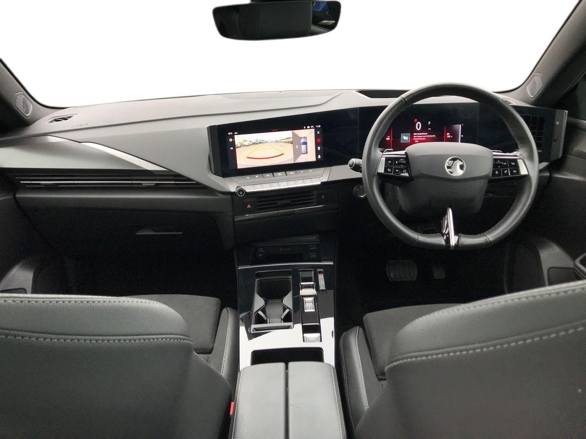 Vauxhall Astra view 4