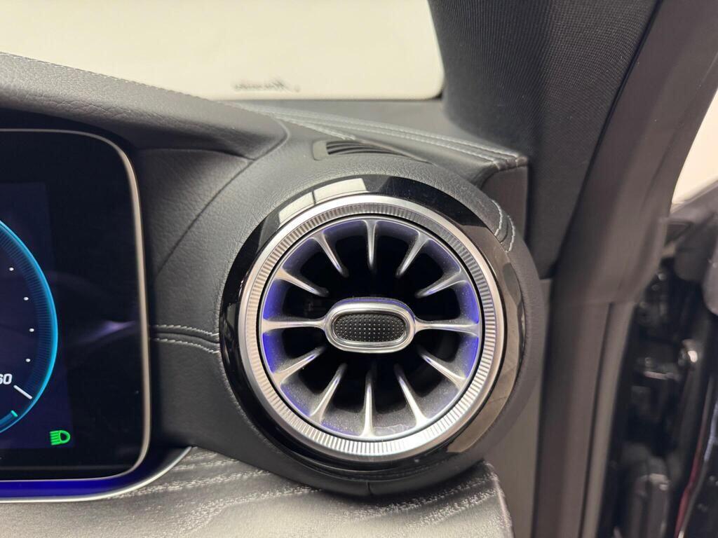 Mercedes-Benz E-Class view 23