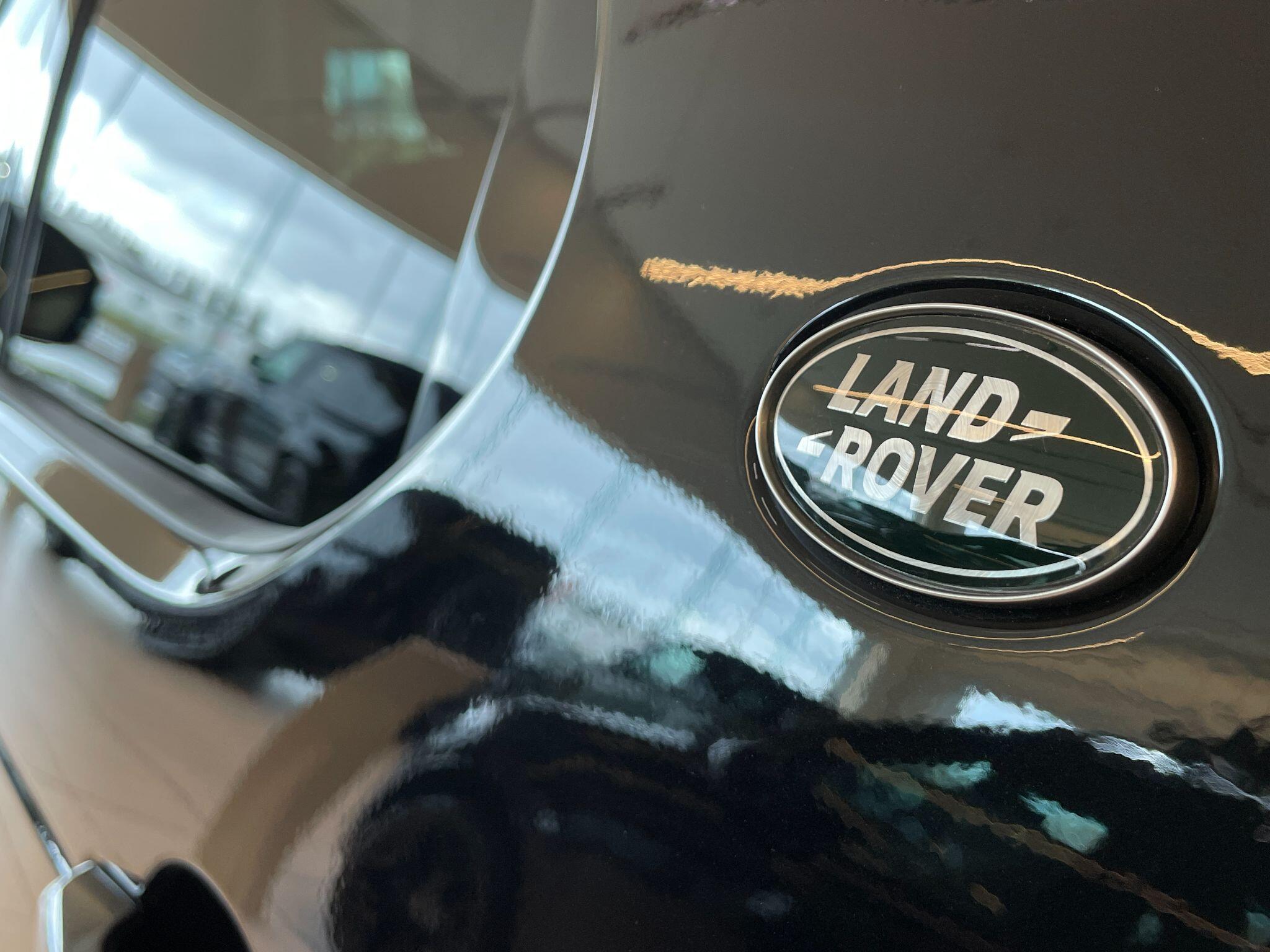 Land Rover Discovery view 36