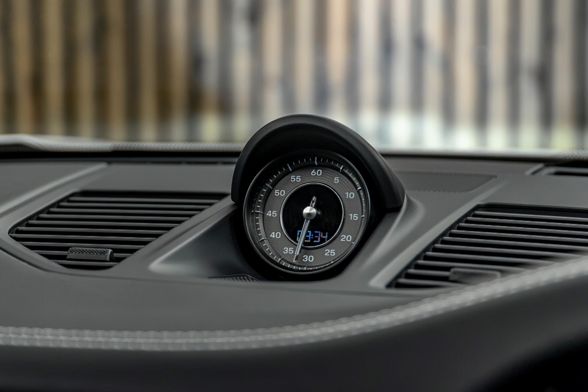 Porsche 911 view 42