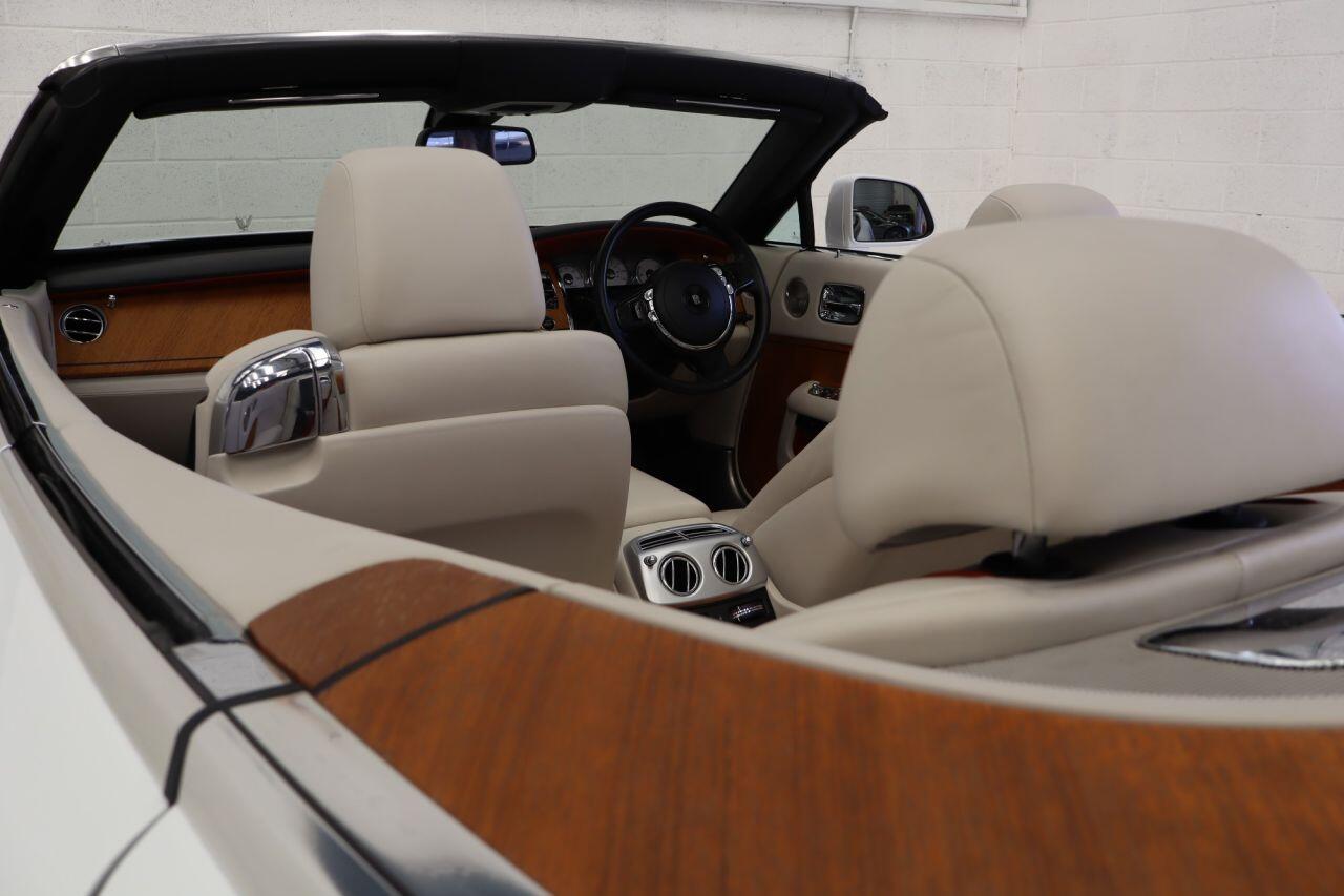 Rolls-Royce Dawn view 13