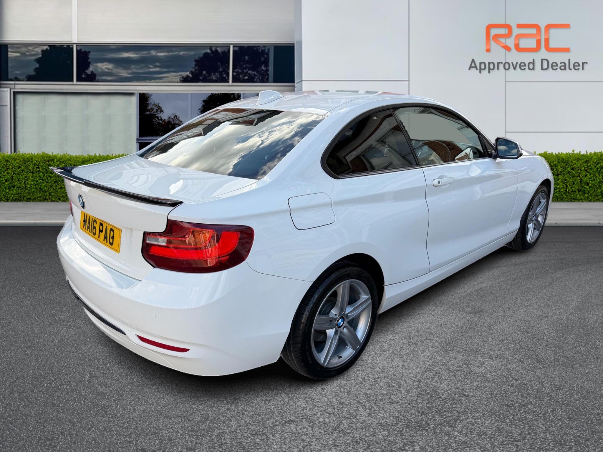BMW 2 Series view 16