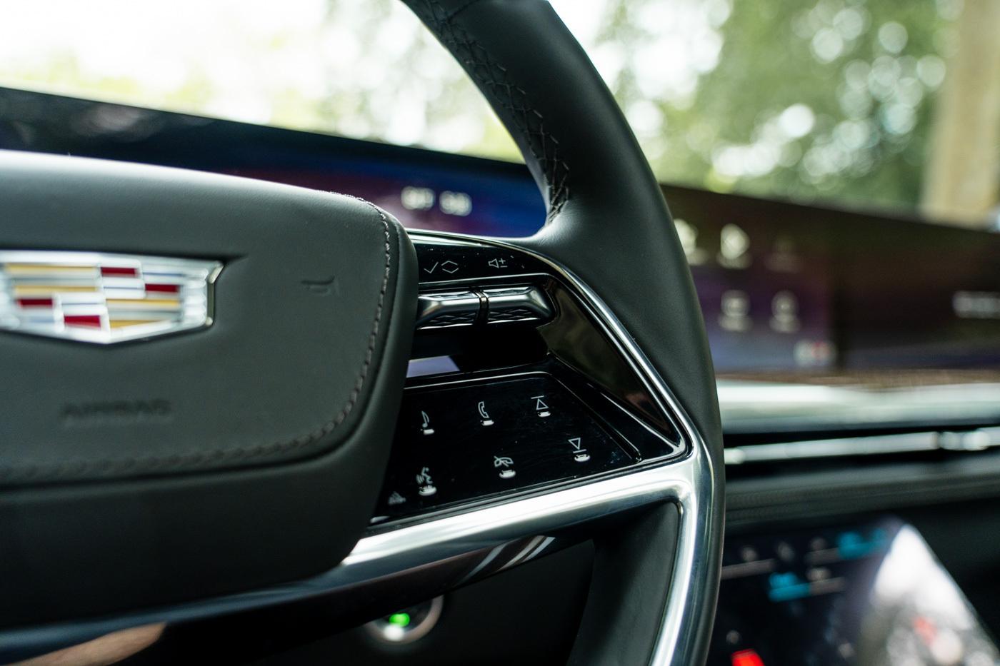 Cadillac Escalade view 33