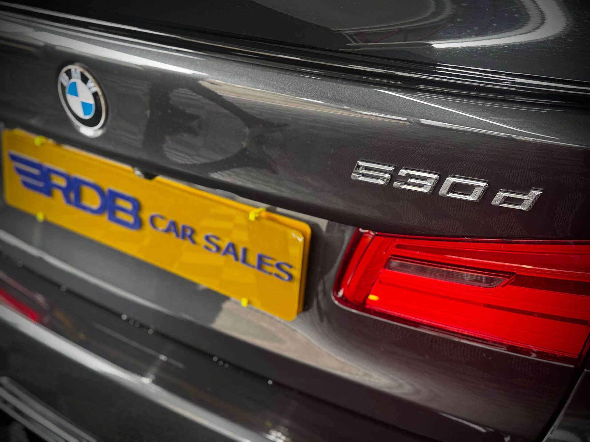 BMW 5 Series view 22