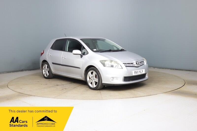 2011 Toyota Auris in Silver for sale