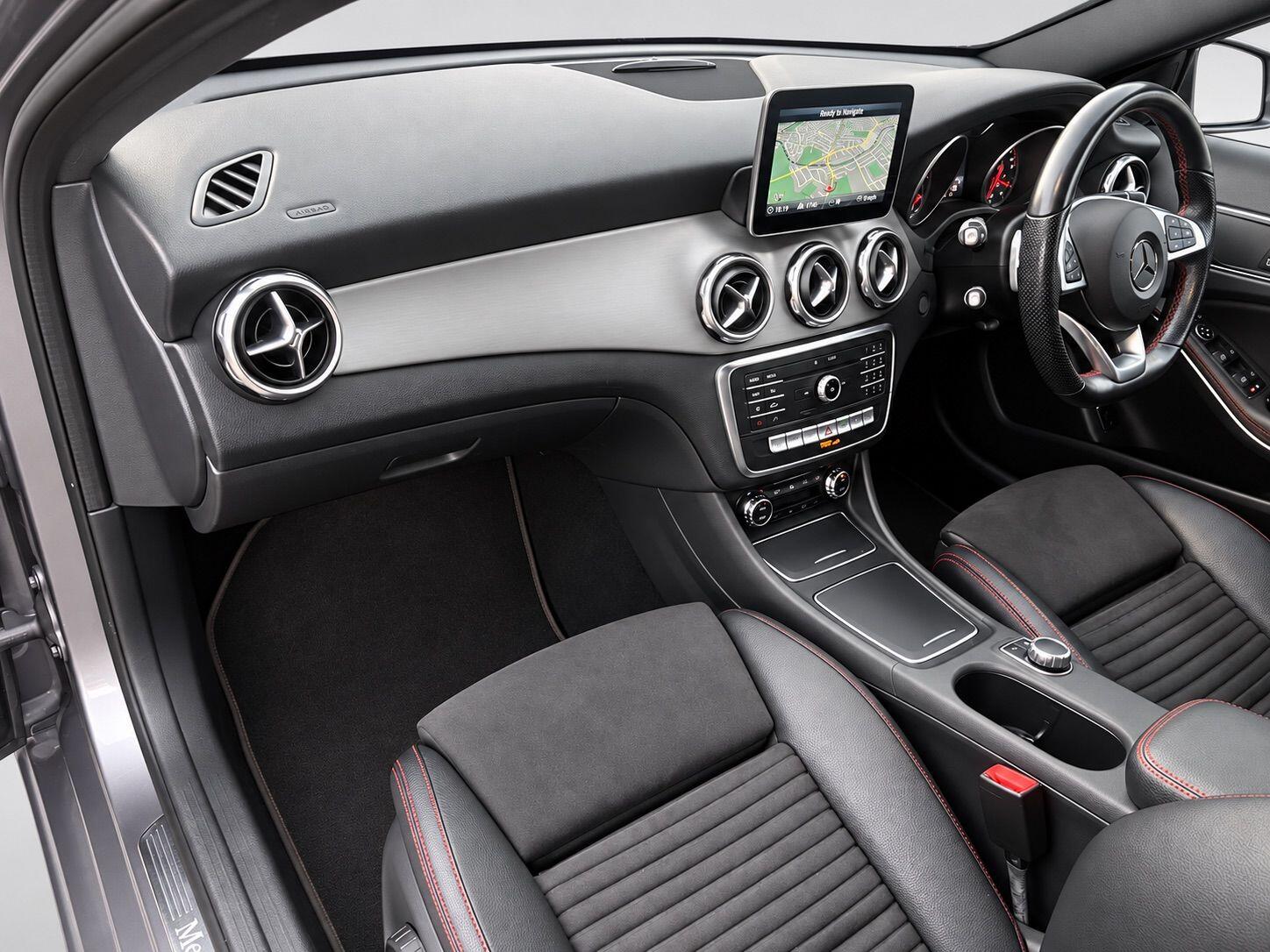 Mercedes-Benz Gla view 39