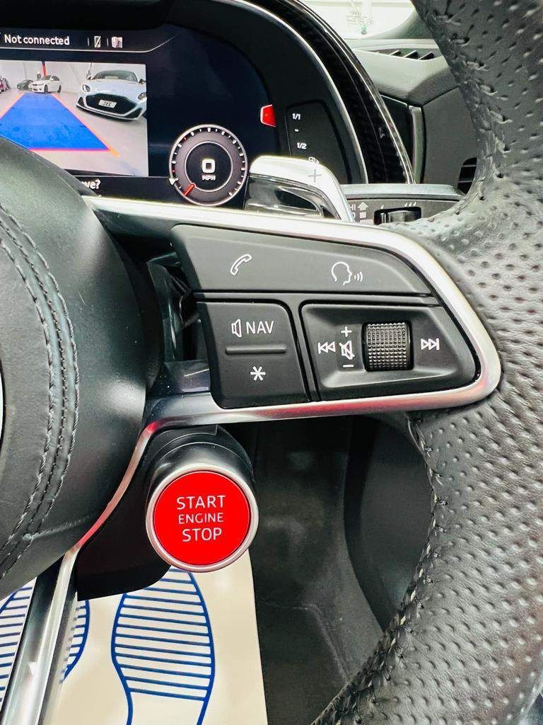 Audi R8 view 17