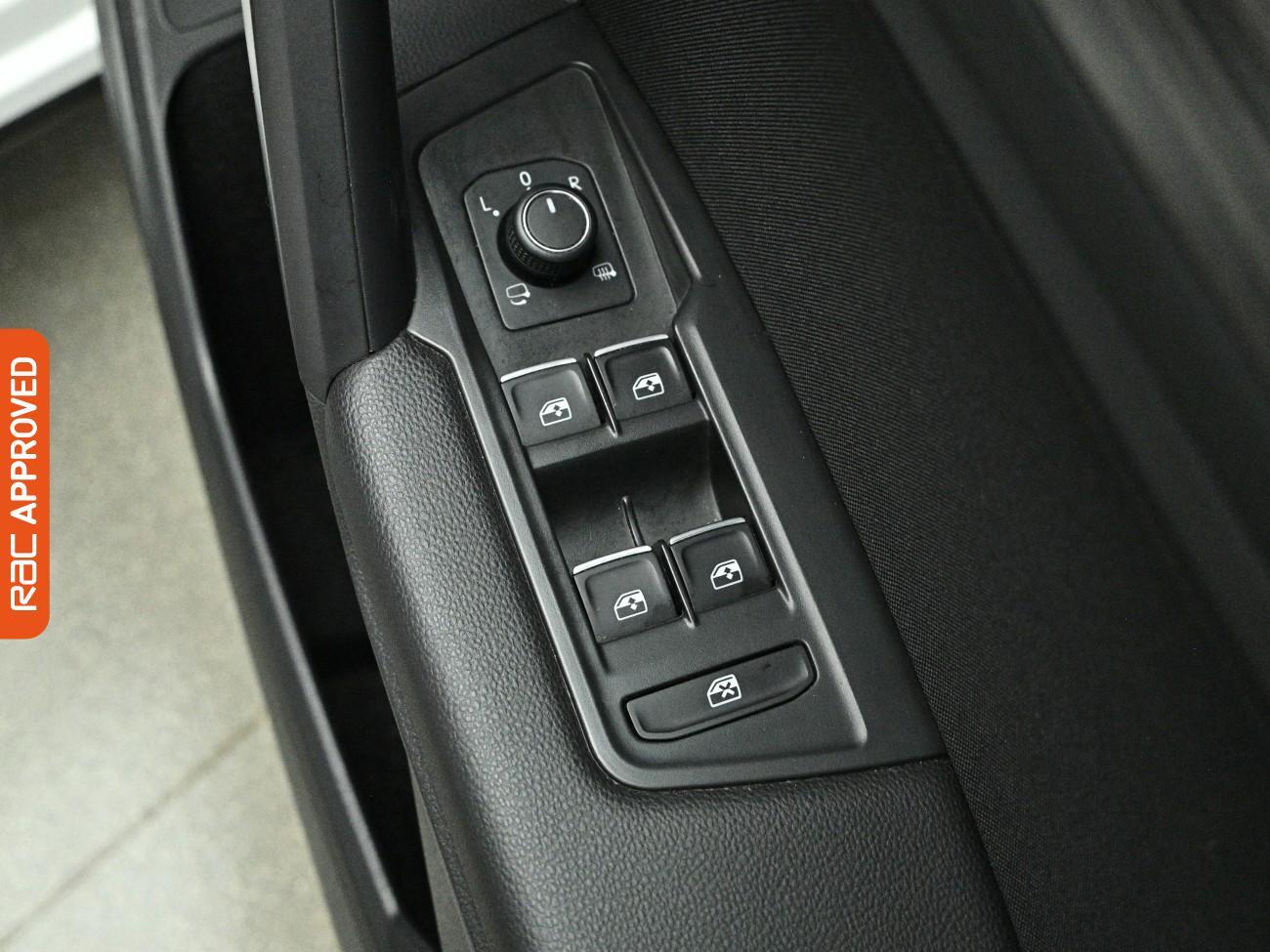 Volkswagen Tiguan Allspace view 23