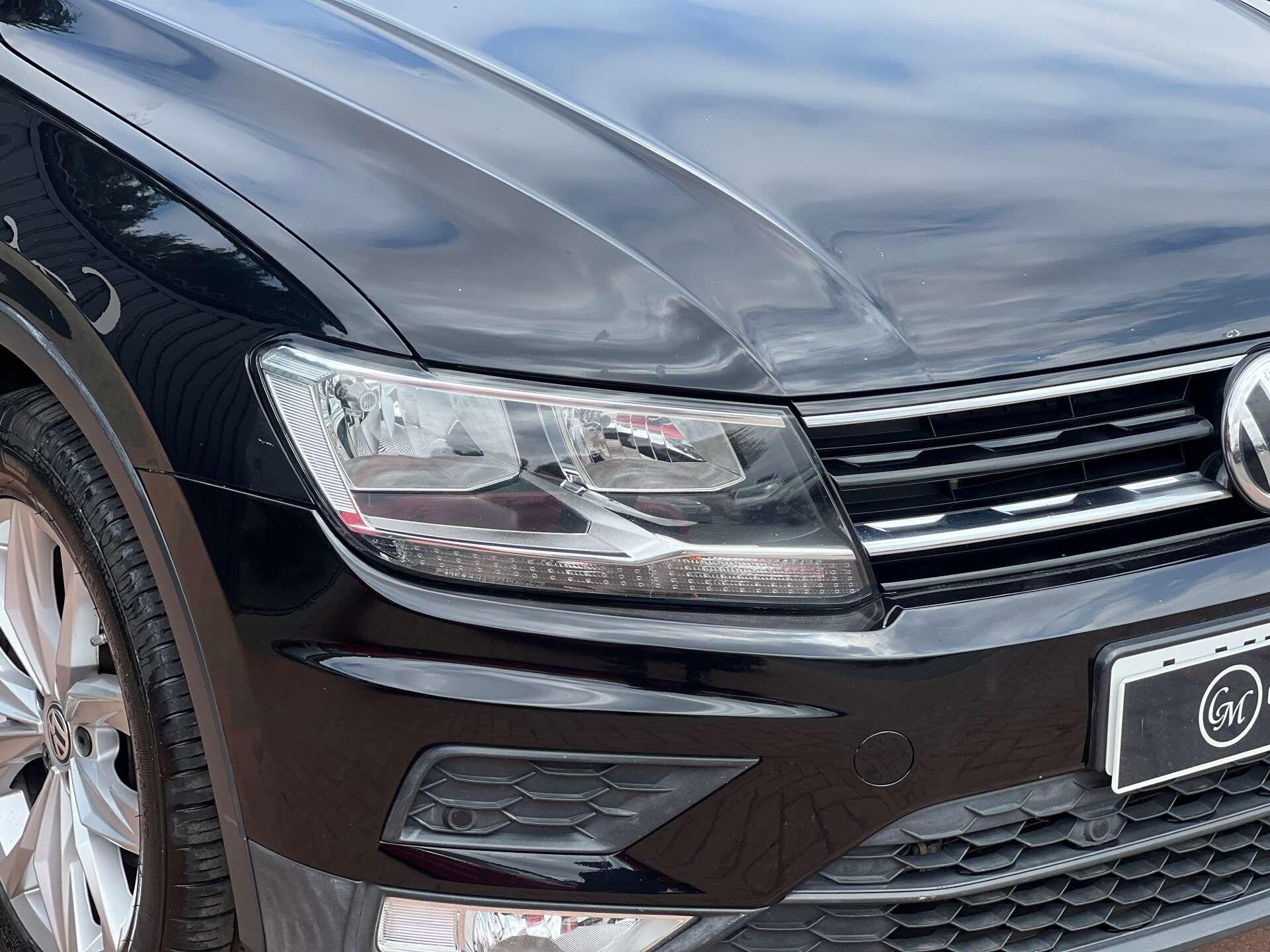 Volkswagen Tiguan view 6
