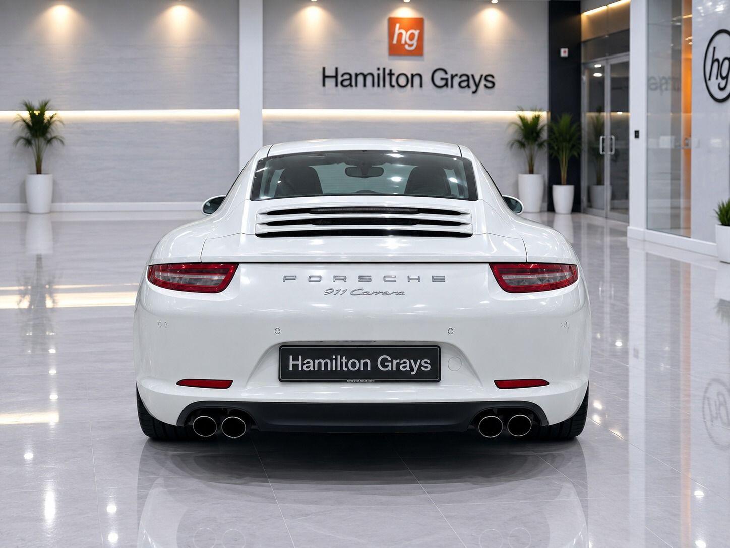 Porsche 911 view 6