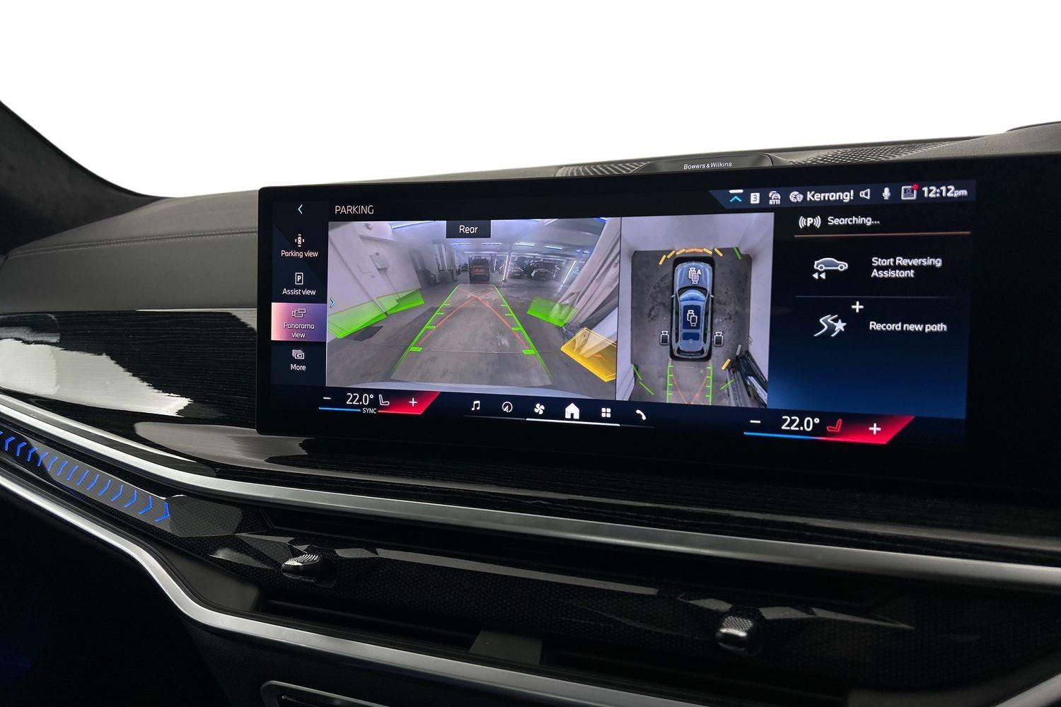 BMW X7 view 9