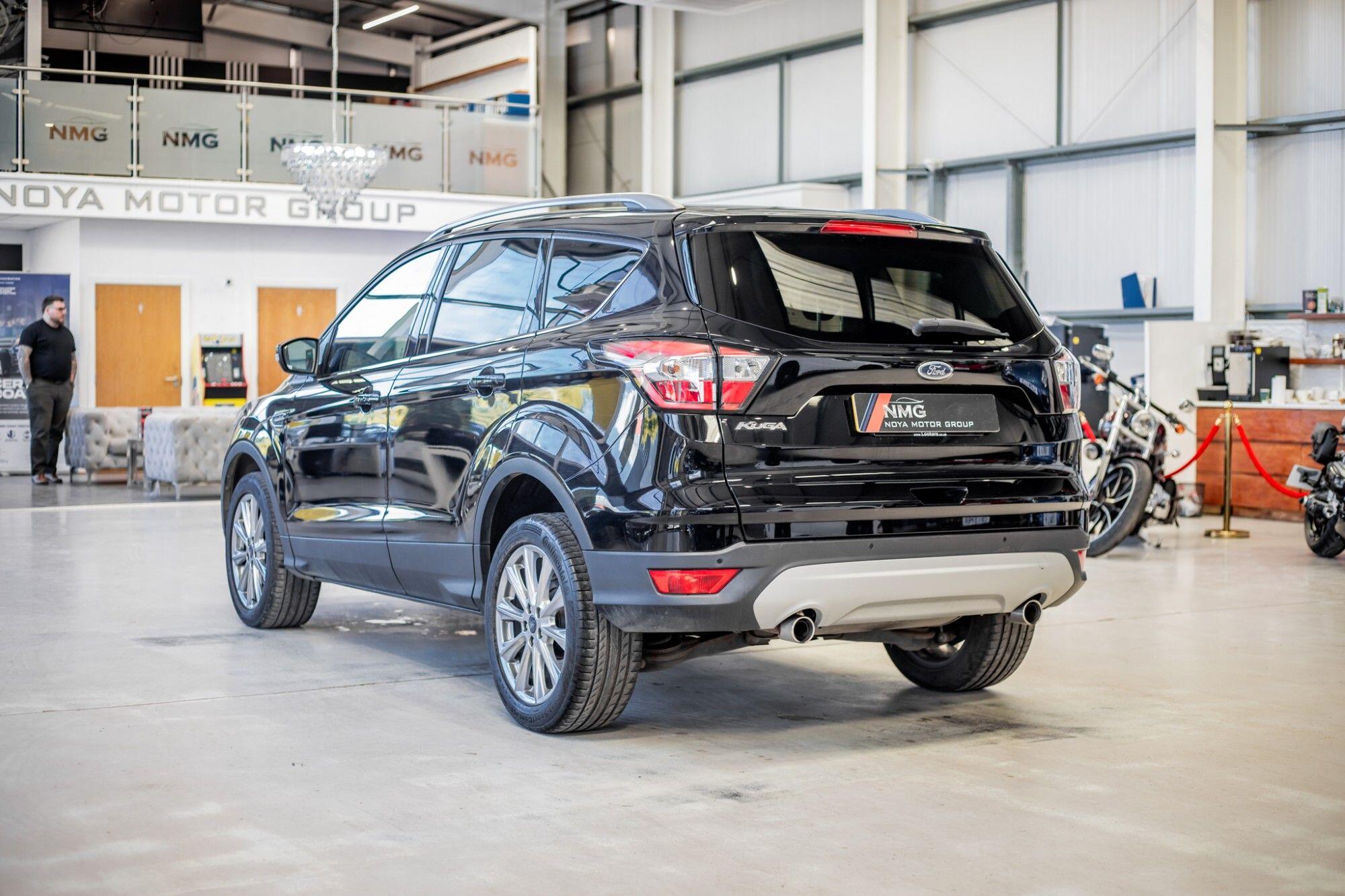 Ford Kuga view 35