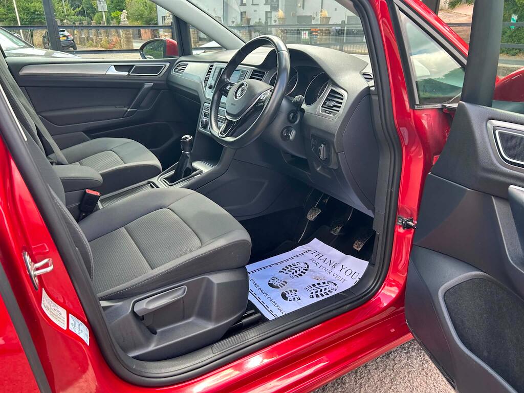 Volkswagen Golf Sportsvan view 8