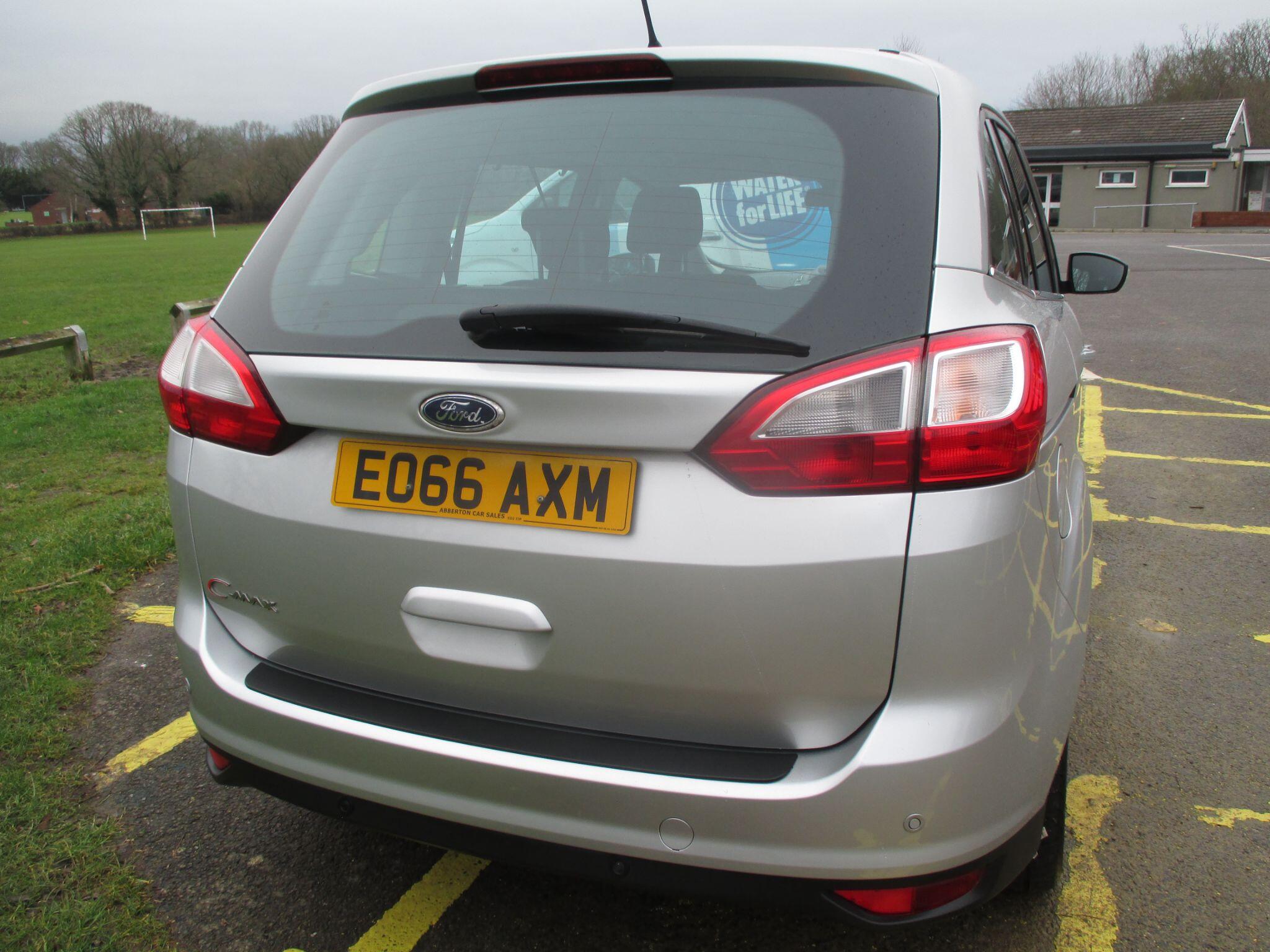 2016 Ford Grand C-Max image 11